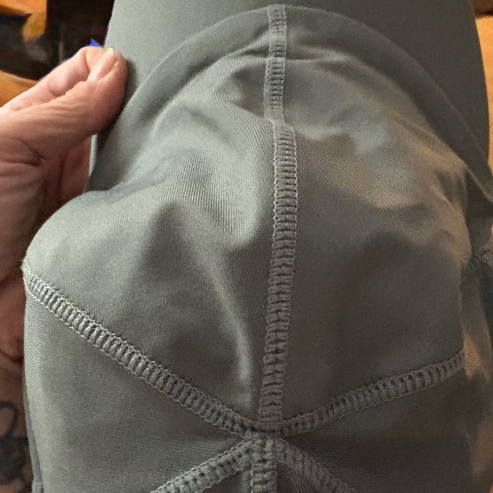 lululemon running Gray Hat NWT - Picture 10 of 12